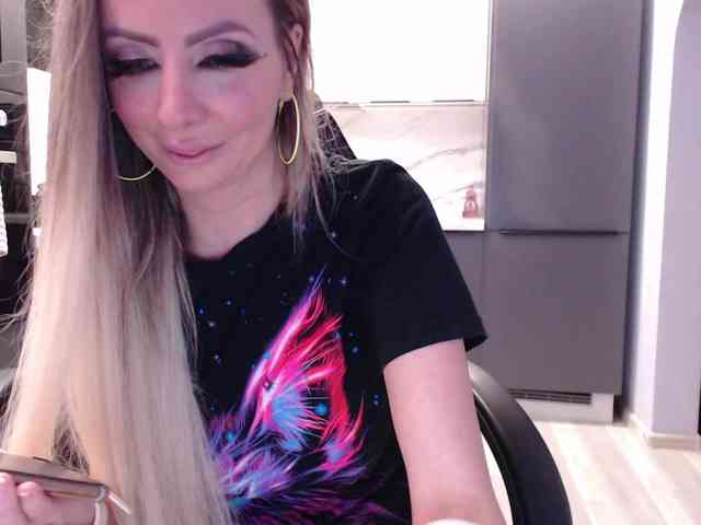 blondalina webcam