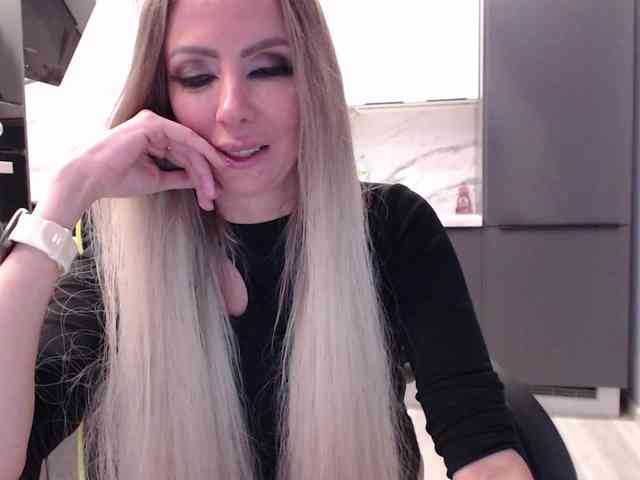 blondalina webcam