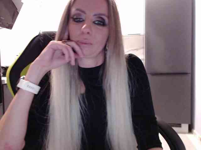 blondalina webcam