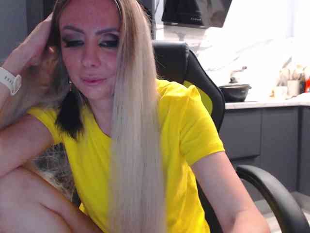 blondalina webcam