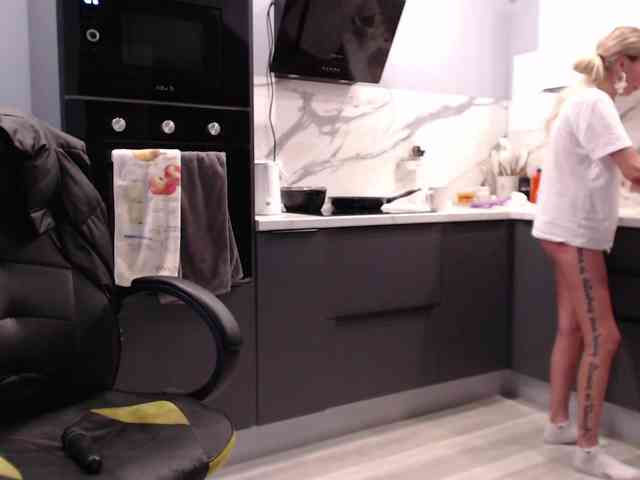 blondalina webcam