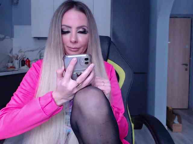 blondalina webcam