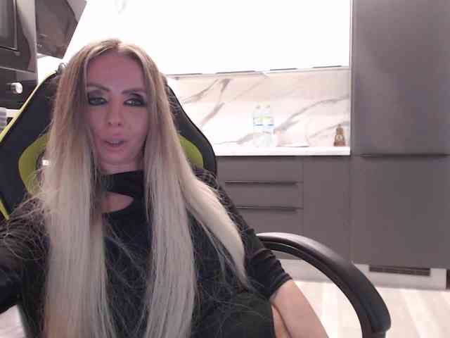 blondalina webcam