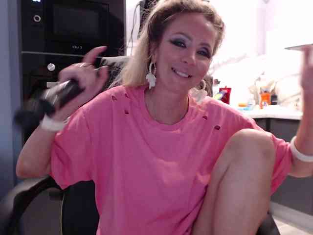 blondalina webcam