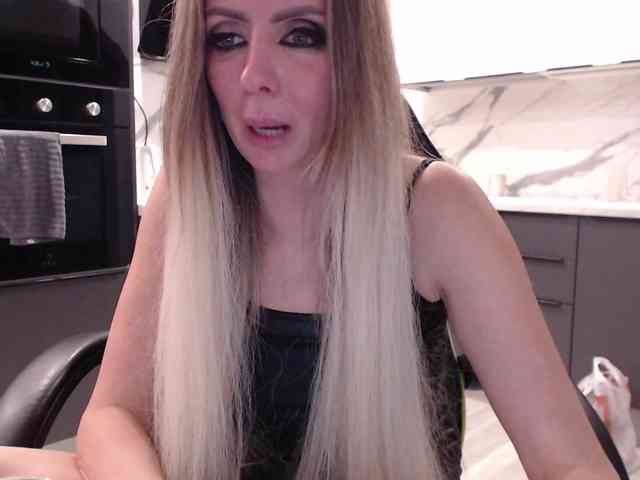 blondalina webcam