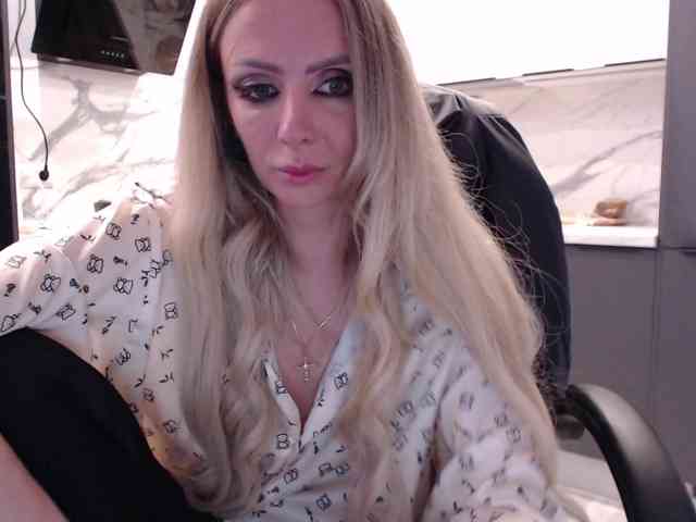 blondalina webcam