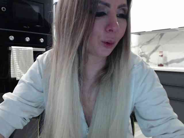 blondalina webcam