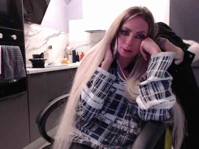 blondalina webcam
