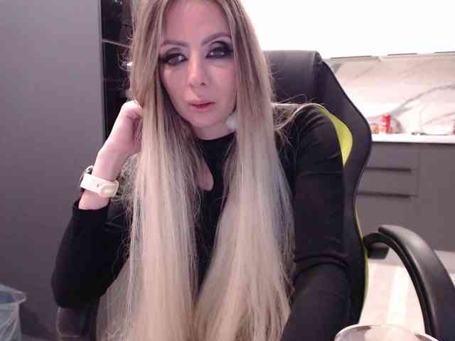 blondalina webcam