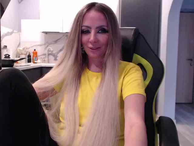blondalina webcam