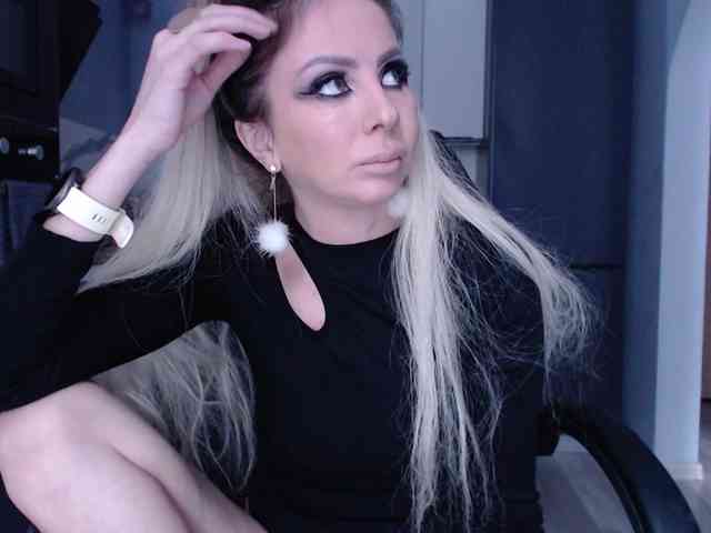blondalina webcam