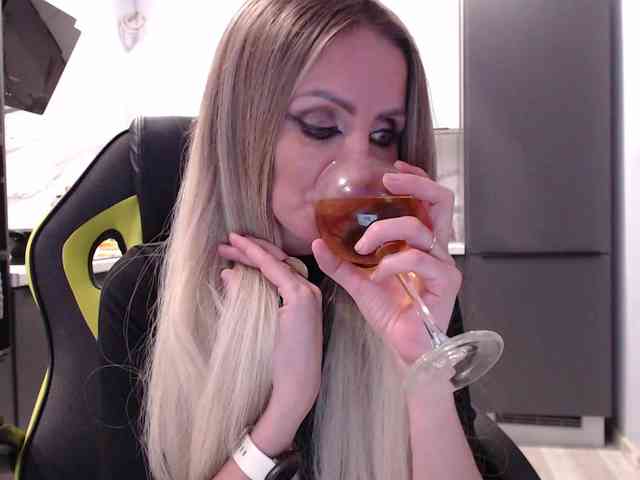 blondalina webcam