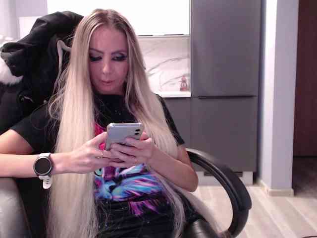 blondalina webcam