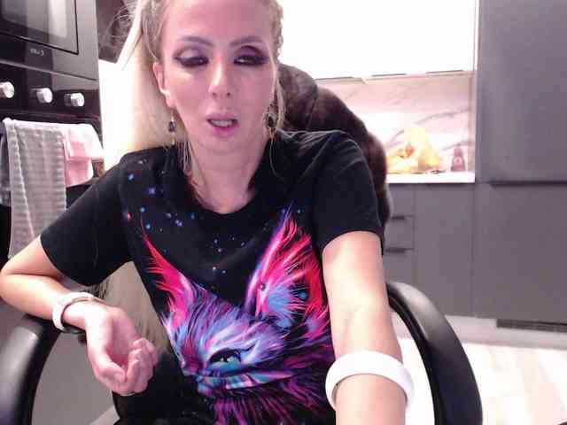 blondalina webcam