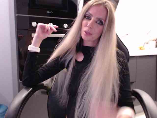 blondalina webcam