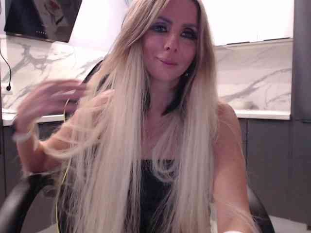 blondalina webcam
