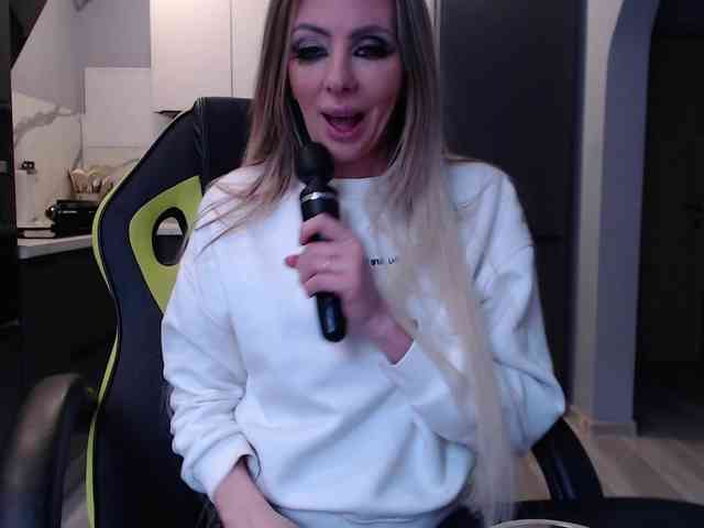 blondalina webcam