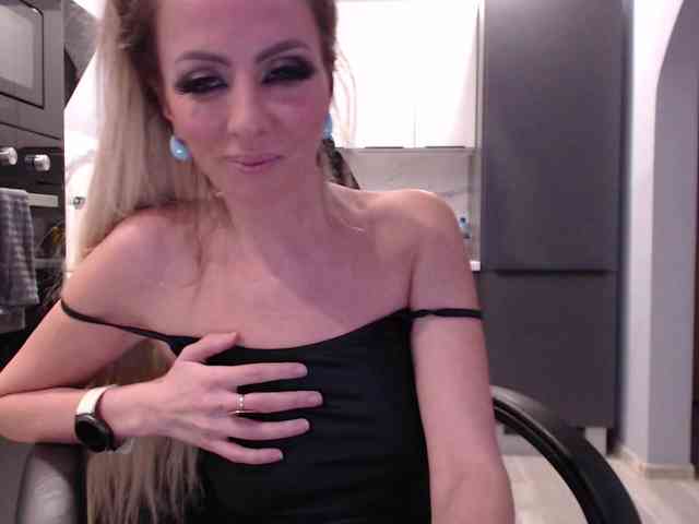 blondalina webcam