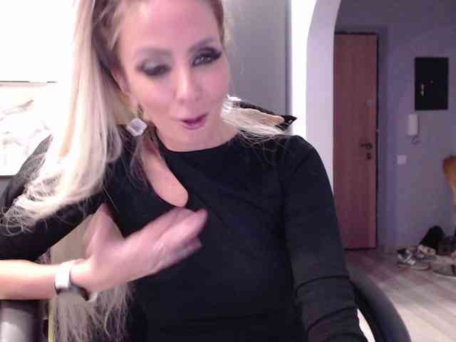 blondalina webcam