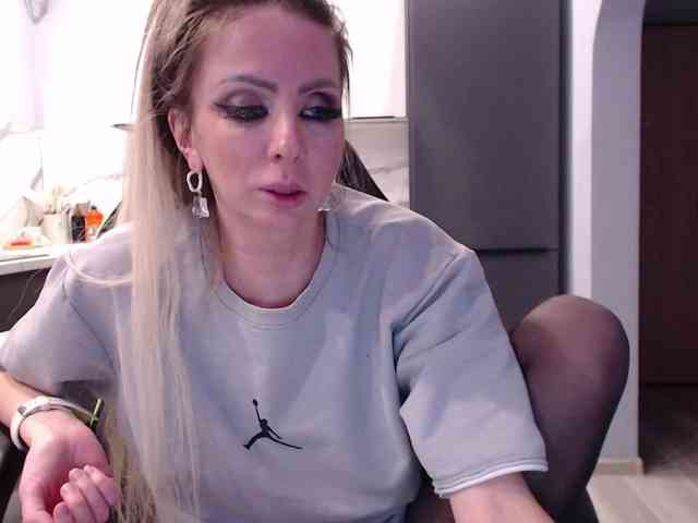 blondalina webcam