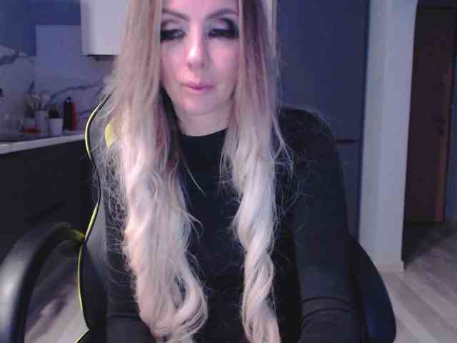 blondalina webcam