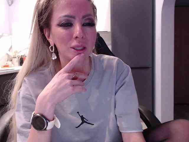 blondalina webcam