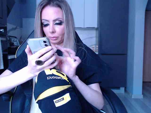 blondalina webcam