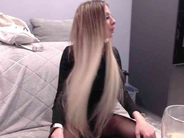 blondalina webcam