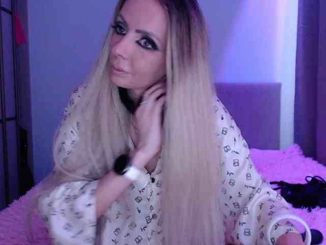 blondalina webcam