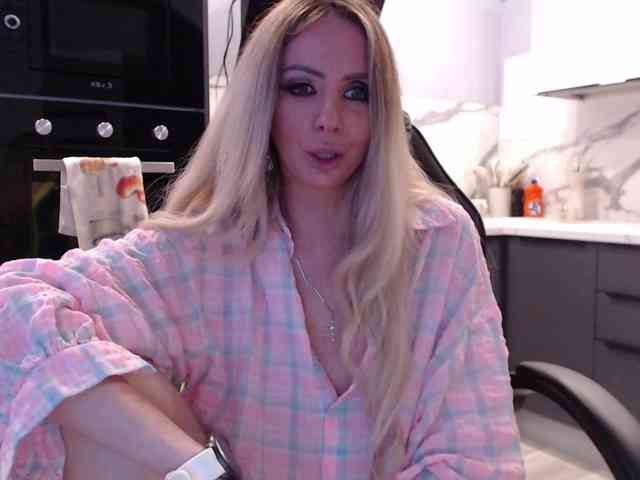 blondalina webcam