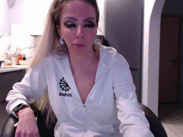 blondalina webcam