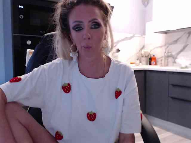 blondalina webcam