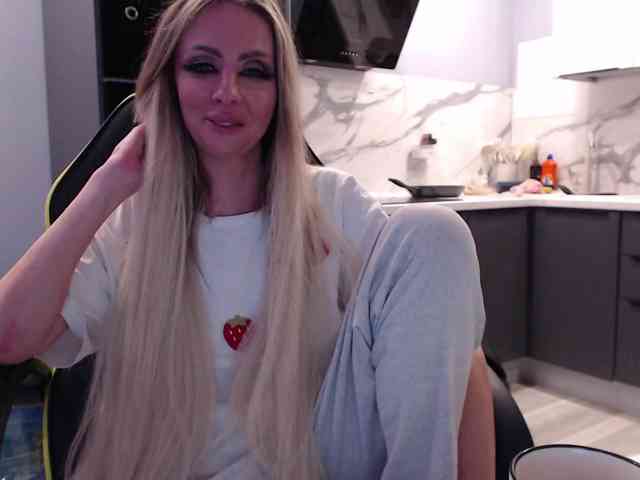 blondalina webcam