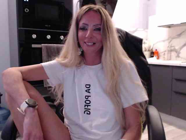 blondalina webcam