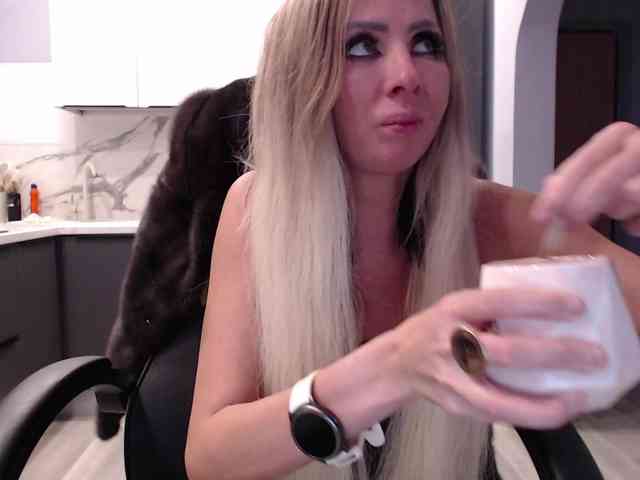 blondalina webcam