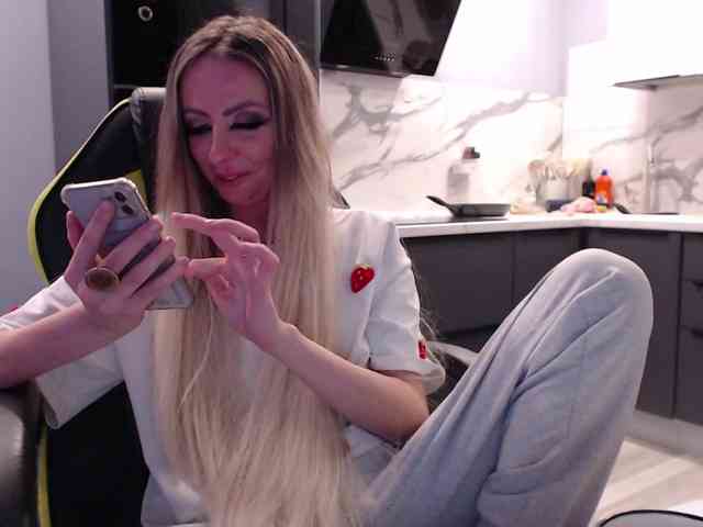blondalina webcam