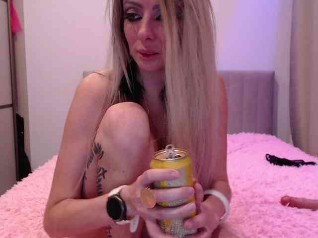 blondalina webcam