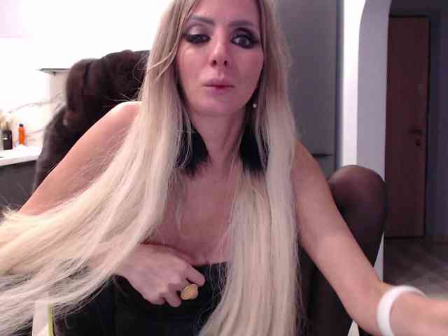 blondalina webcam