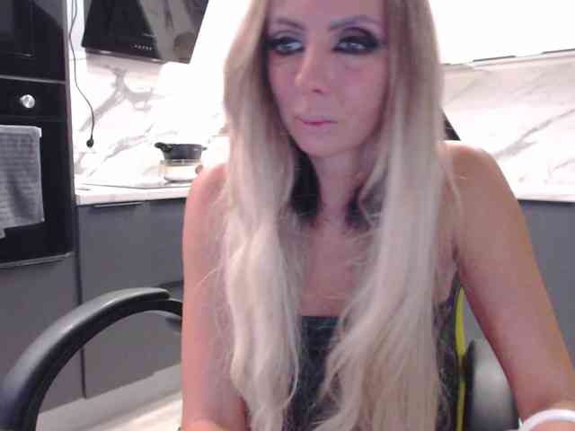 blondalina webcam