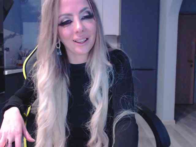 blondalina webcam
