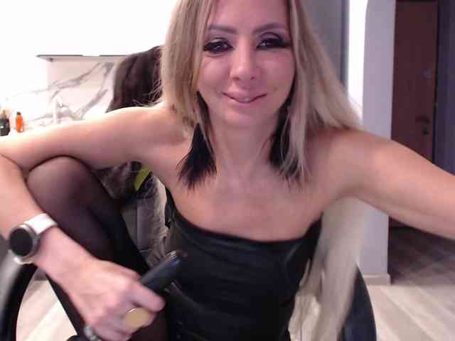 blondalina webcam