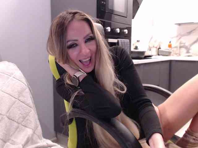 blondalina webcam