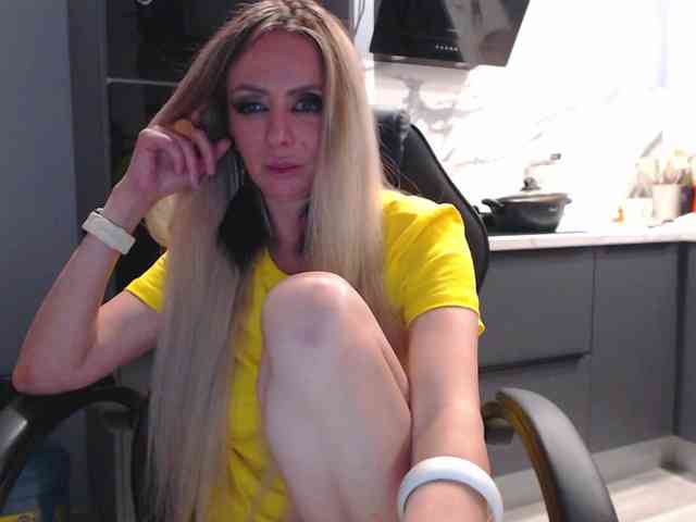 blondalina webcam