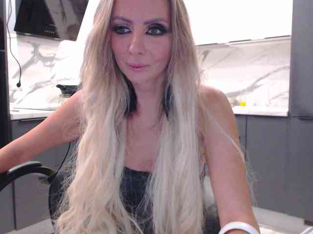 blondalina webcam