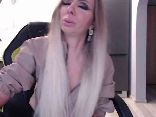 blondalina webcam