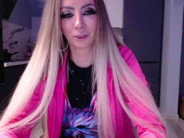 blondalina webcam