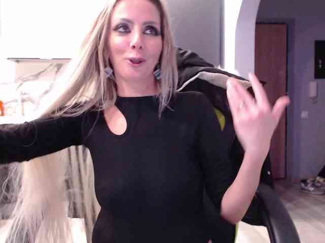 blondalina webcam