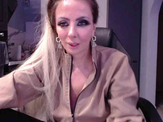 blondalina webcam