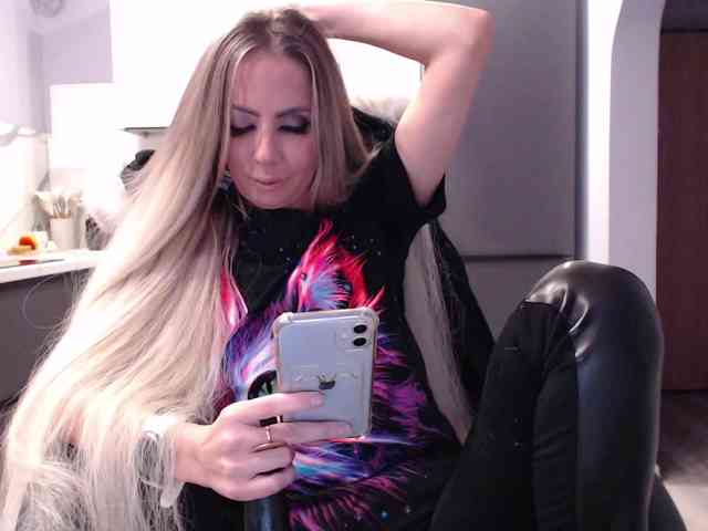 blondalina webcam
