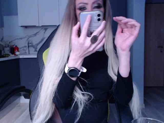 blondalina webcam